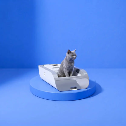 Helios - self-cleaning cat litter box - controlled via APP